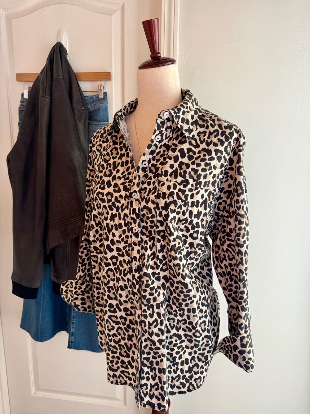 Anthropologie Maeve Leopard Print Bennet Buttondown Shirt- Neutral/Black